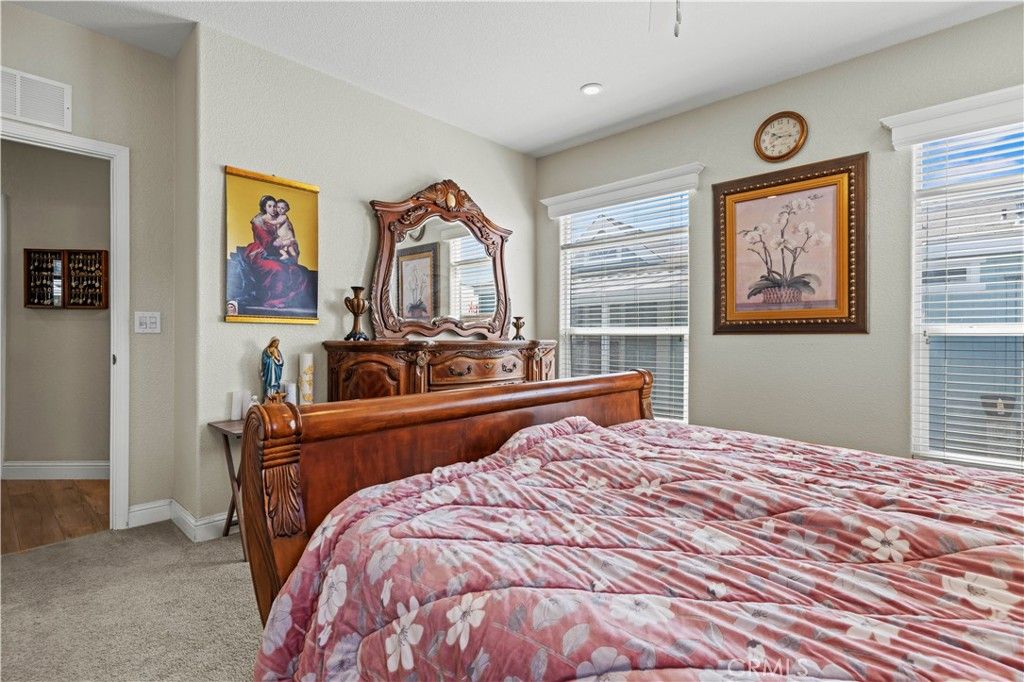 Image 19 of property listing at 21 Walnut Via, Anaheim, CA 92801