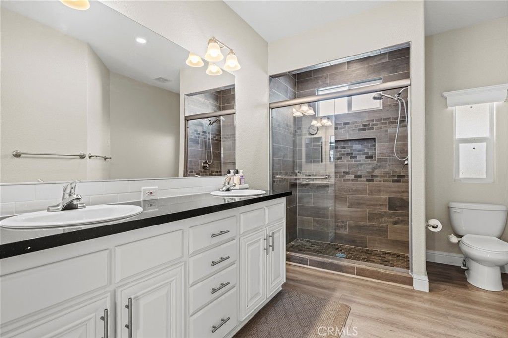 Image 20 of property listing at 21 Walnut Via, Anaheim, CA 92801