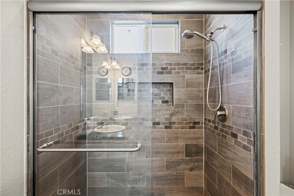 Image 21 of property listing at 21 Walnut Via, Anaheim, CA 92801