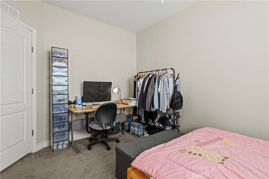 Image 26 of property listing at 21 Walnut Via, Anaheim, CA 92801