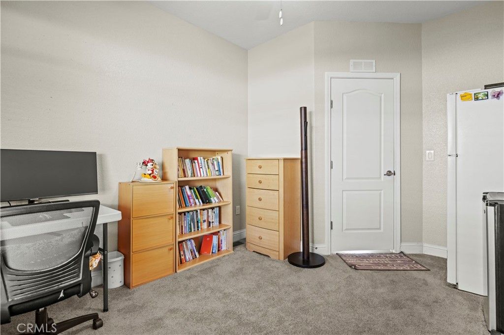 Image 28 of property listing at 21 Walnut Via, Anaheim, CA 92801