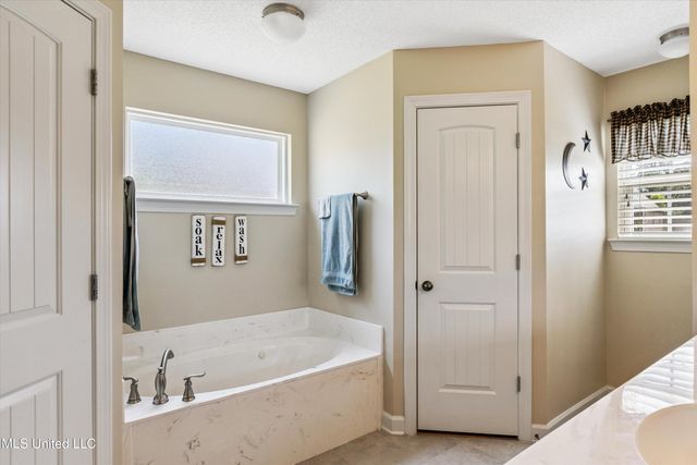 1449 Shetland Drive, Southaven, MS 38671