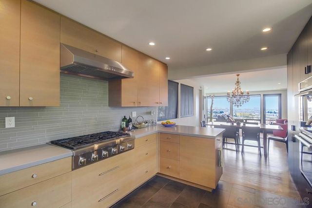 2111 Mergho Impasse, San Diego, CA 92110