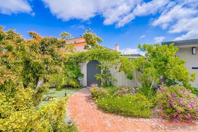 2111 Mergho Impasse, San Diego, CA 92110