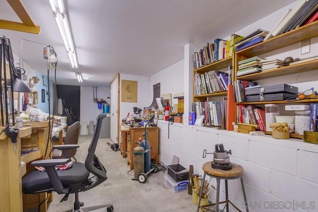 2111 Mergho Impasse, San Diego, CA 92110