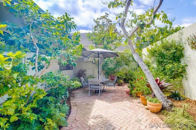 2111 Mergho Impasse, San Diego, CA 92110