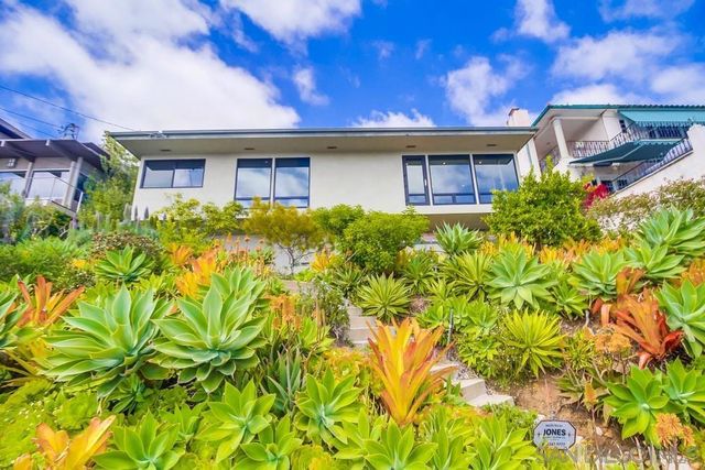 2111 Mergho Impasse, San Diego, CA 92110