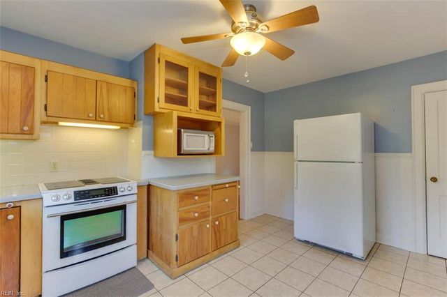 512 Kemp LN, Chesapeake, VA 23325