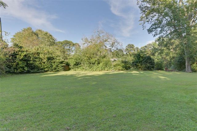 512 Kemp LN, Chesapeake, VA 23325