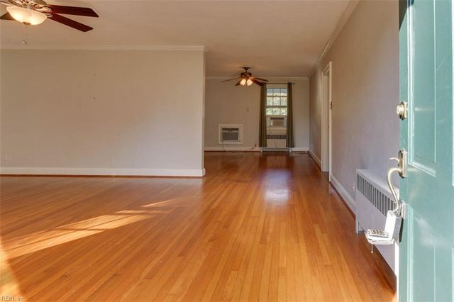 512 Kemp LN, Chesapeake, VA 23325