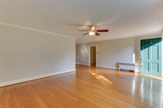 512 Kemp LN, Chesapeake, VA 23325