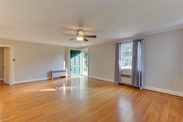 512 Kemp LN, Chesapeake, VA 23325