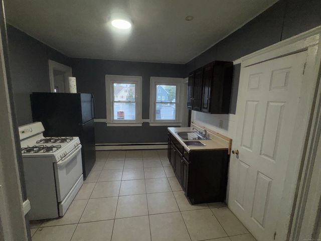 3 Pawtucket Street, Hartford, CT 06114