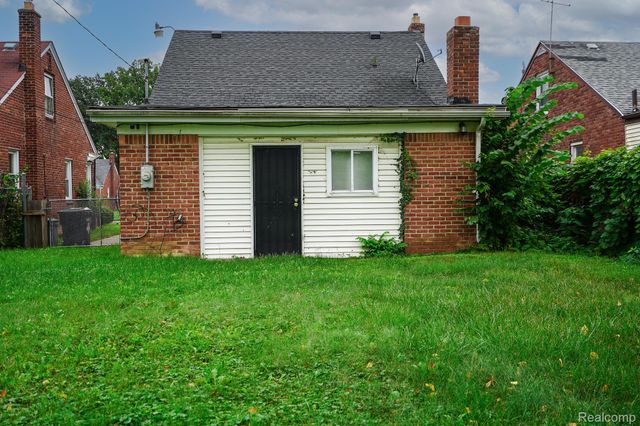 19469 Whitcomb Street, Detroit, MI 48235