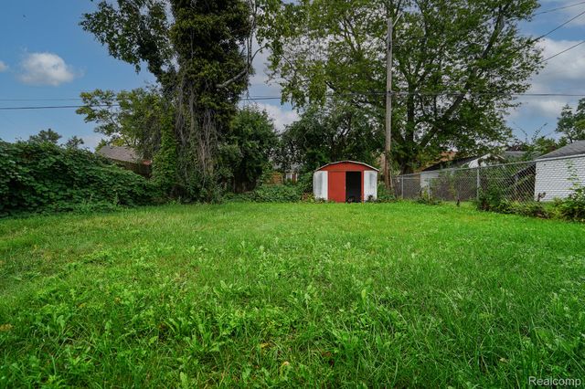 19469 Whitcomb Street, Detroit, MI 48235