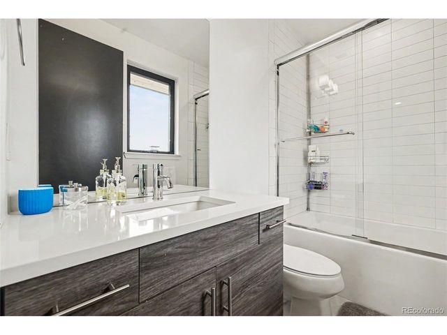 1275 S Steele St, Denver, CO 80210