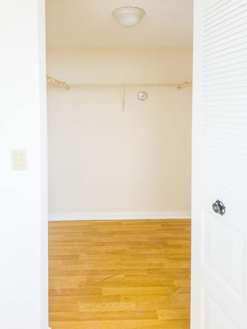 24 Abbey Lane 301, Delray Beach, FL 33446