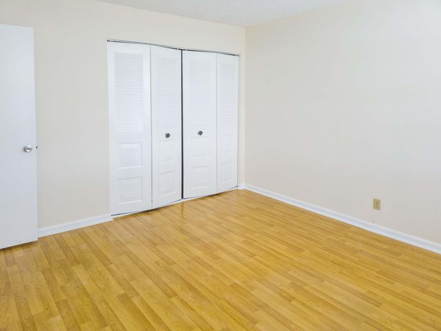 24 Abbey Lane 301, Delray Beach, FL 33446