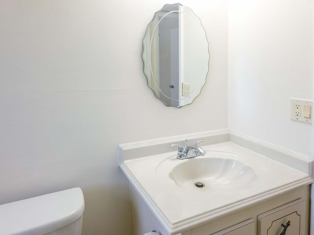 24 Abbey Lane 301, Delray Beach, FL 33446