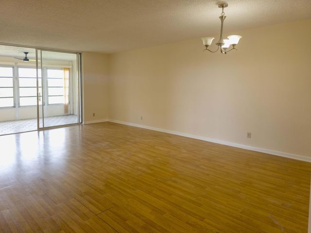 24 Abbey Lane 301, Delray Beach, FL 33446