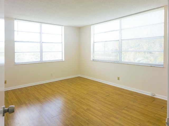 24 Abbey Lane 301, Delray Beach, FL 33446