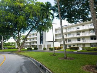 24 Abbey Lane 301, Delray Beach, FL 33446