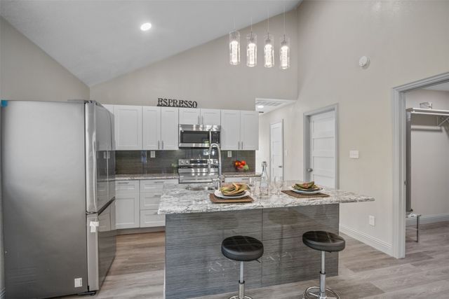 5702 Arkansas Trail, Granbury, TX 76048