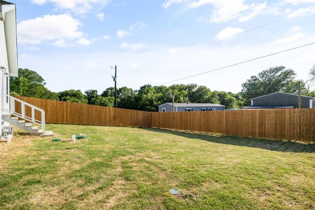 5702 Arkansas Trail, Granbury, TX 76048