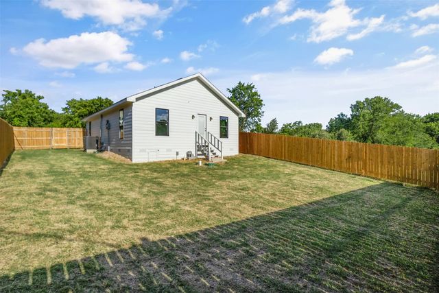 5702 Arkansas Trail, Granbury, TX 76048