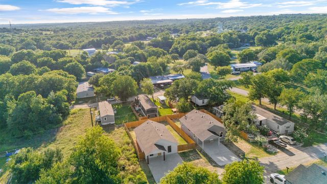 5702 Arkansas Trail, Granbury, TX 76048