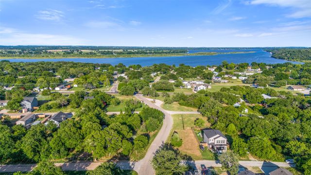 5702 Arkansas Trail, Granbury, TX 76048