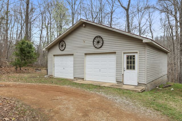 7637 Johnny Crow Rd, Lyles, TN 37098