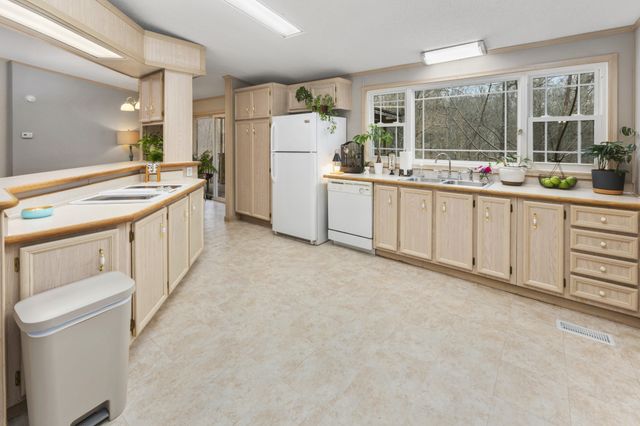 7637 Johnny Crow Rd, Lyles, TN 37098