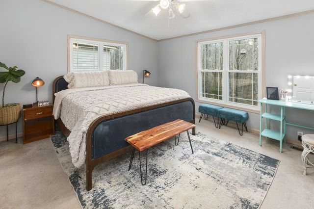 7637 Johnny Crow Rd, Lyles, TN 37098