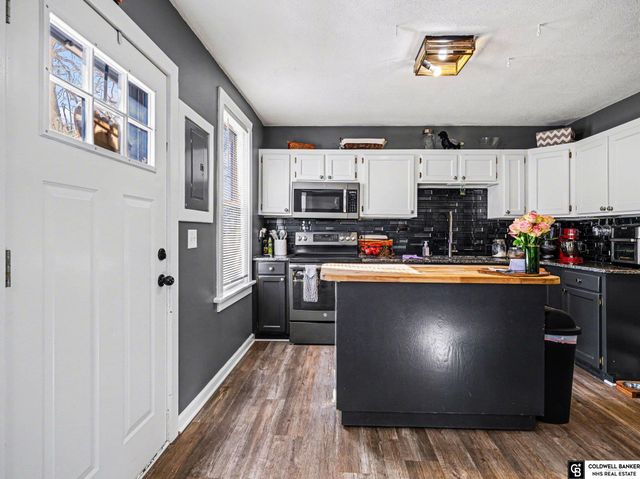 2336 S 10 Street, Omaha, NE 68108