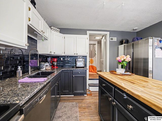 2336 S 10 Street, Omaha, NE 68108