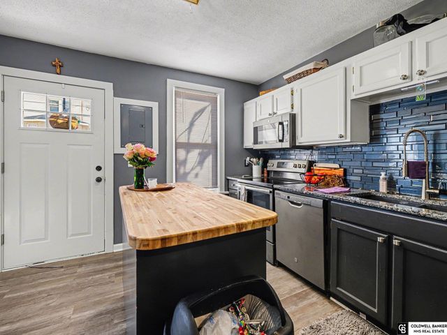 2336 S 10 Street, Omaha, NE 68108