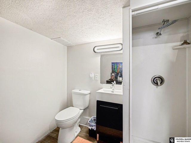 2336 S 10 Street, Omaha, NE 68108