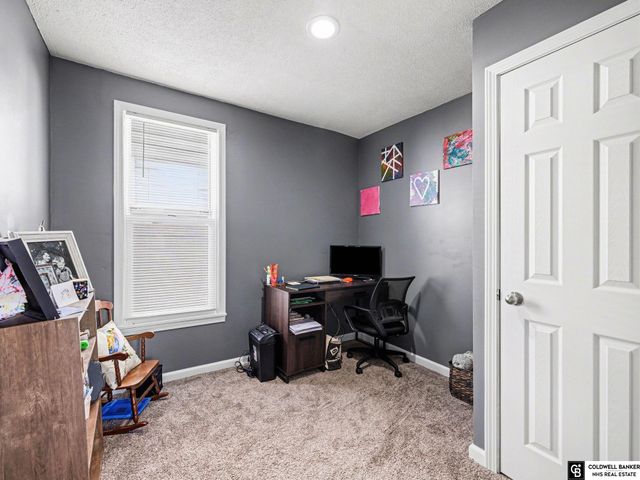 2336 S 10 Street, Omaha, NE 68108