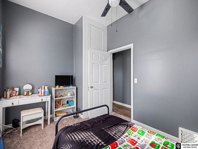 2336 S 10 Street, Omaha, NE 68108