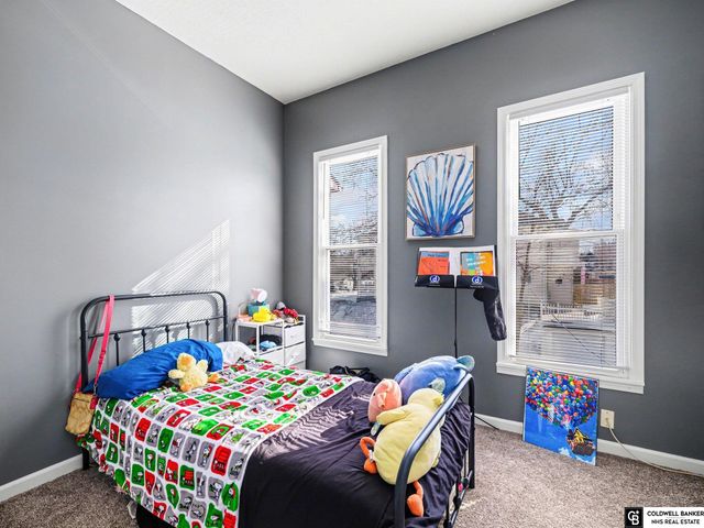 2336 S 10 Street, Omaha, NE 68108