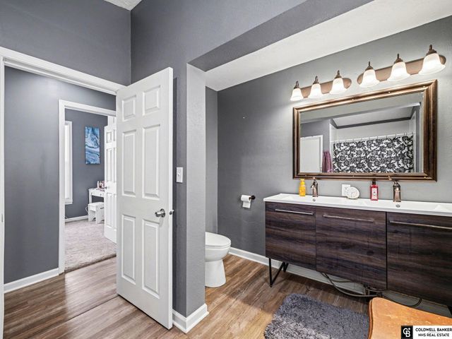 2336 S 10 Street, Omaha, NE 68108