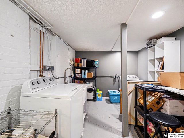 2336 S 10 Street, Omaha, NE 68108