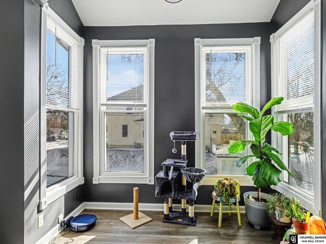 2336 S 10 Street, Omaha, NE 68108