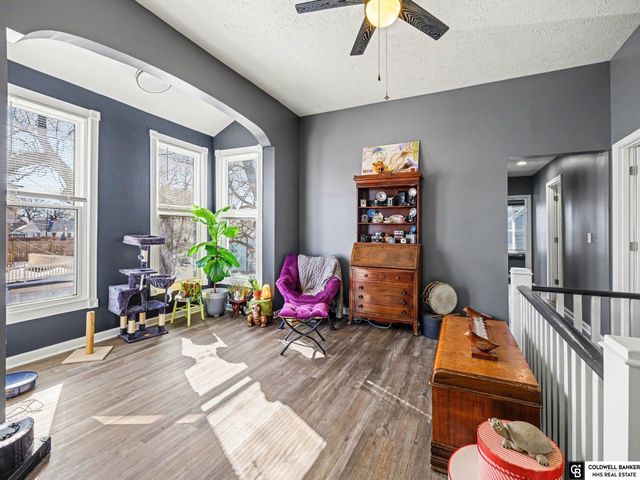 2336 S 10 Street, Omaha, NE 68108