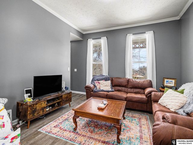 2336 S 10 Street, Omaha, NE 68108