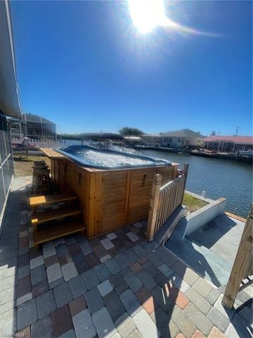 12139 Matlacha BLVD, Matlacha Isles, FL 33991