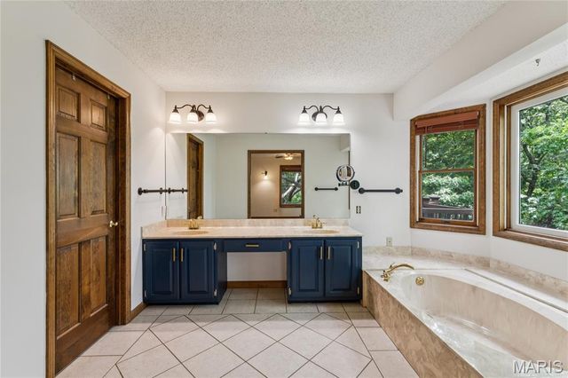 2792 Riebold Circle, Arnold, MO 63010