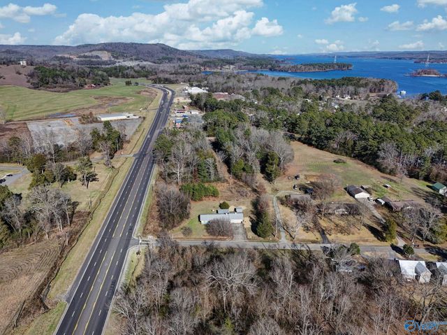 35 Baptist Camp Road, Guntersville, AL 35976