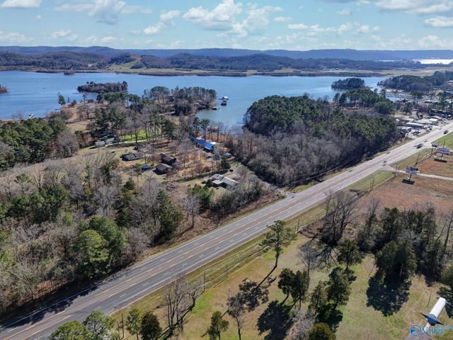 35 Baptist Camp Road, Guntersville, AL 35976